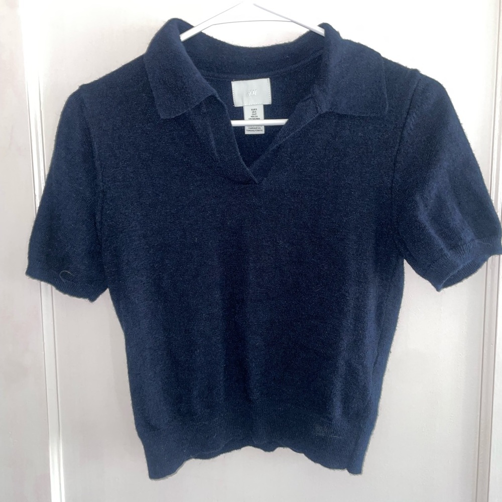 H&M cropped sweater shirt.